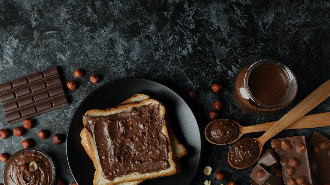 Tostadas con crema de cacao proteica