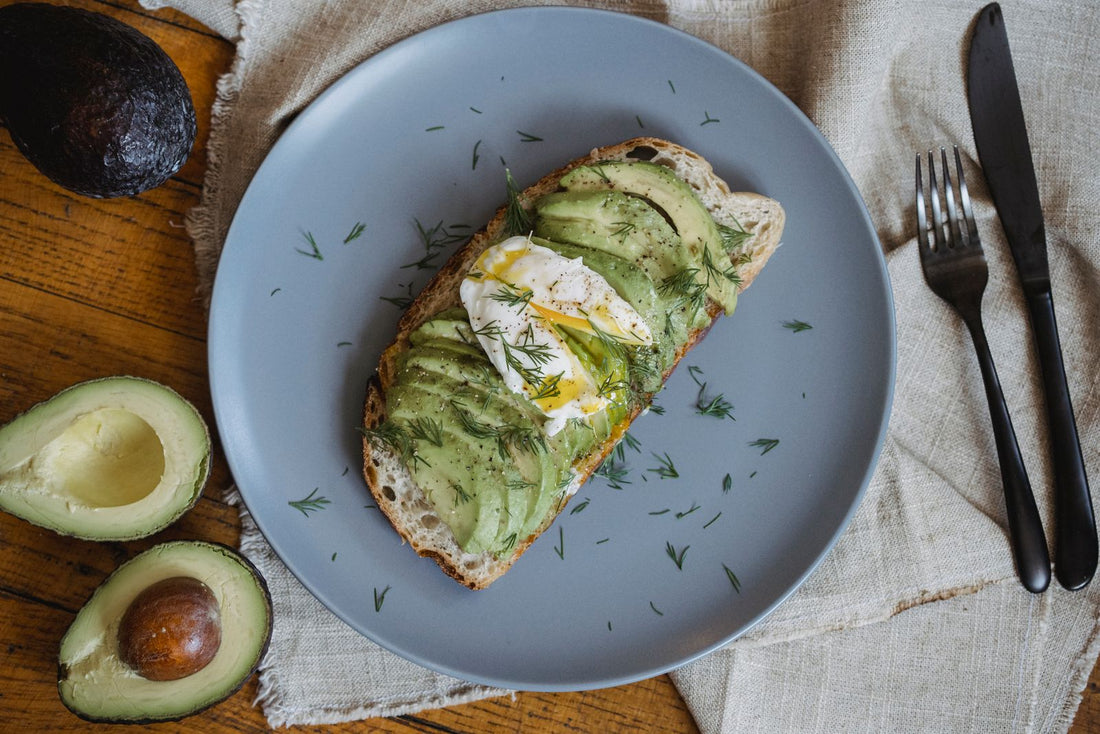 Tostada de aguacate con huevo