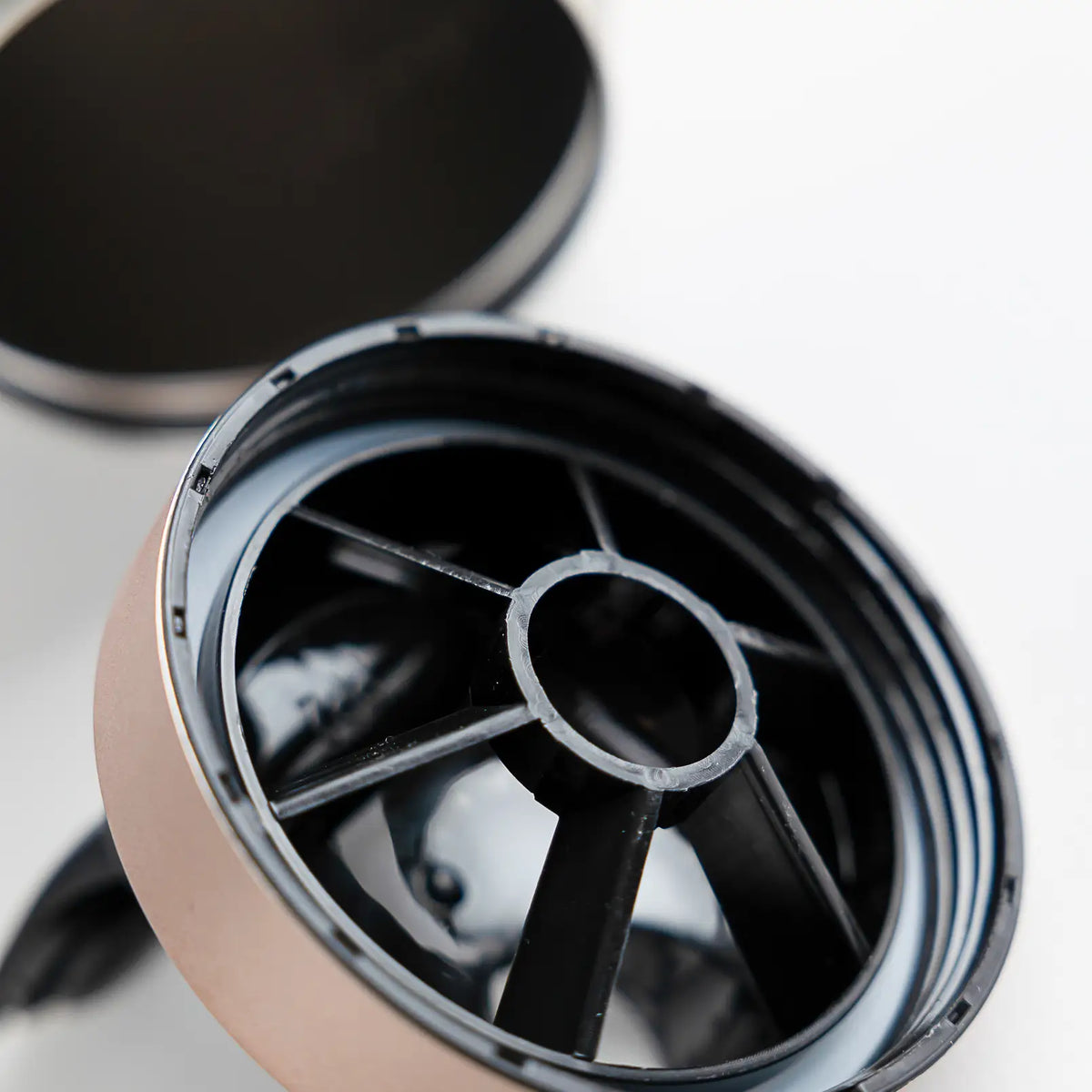 Shaker HSN cobre metalizado, detalle
